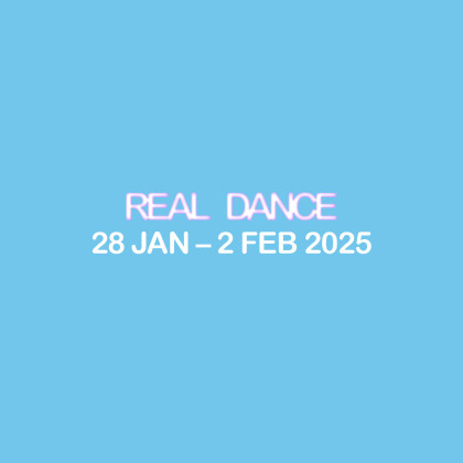 Blauer Hintergrund mit pinkem Real Dance Logo. Darunter in weiß die Daten 29 JAN – 2 FEB 2025
